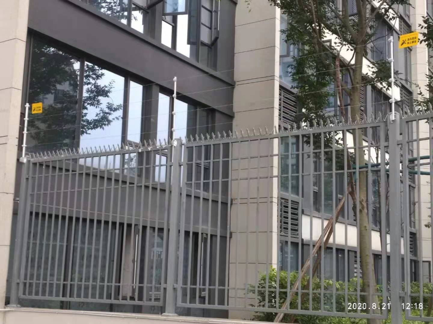 成都外國語西宸附小電子圍欄增加案例
